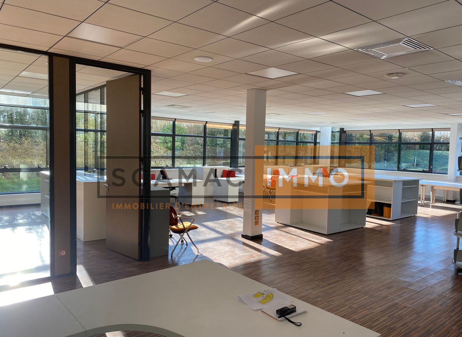 bureau de 300m², Bussy-Saint-Martin (Seine-et-Marne)