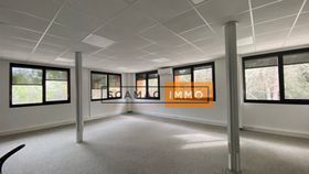 Bureau de 74 m², Valbonne (06560)