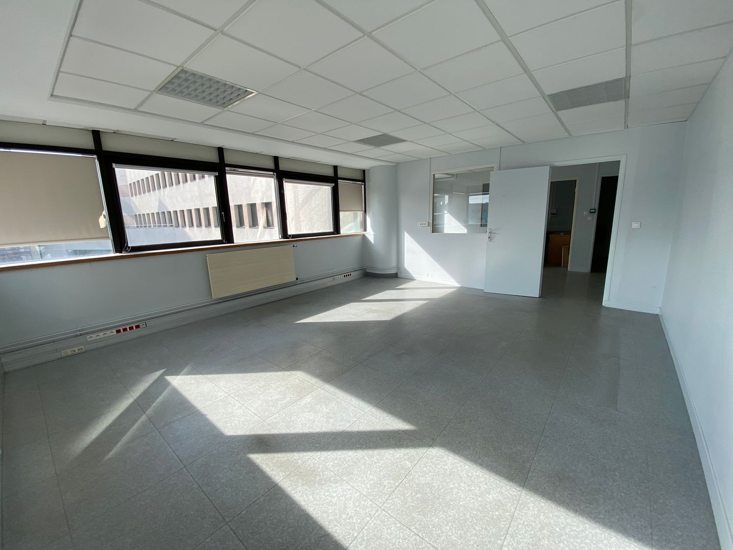 Bureau de 340 m², Meaux (77100)